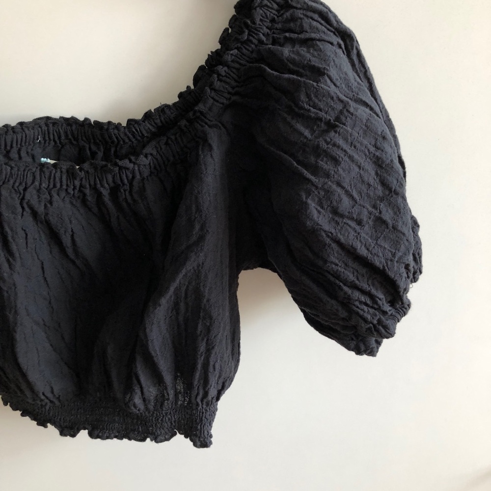 Black Ruffled Crop Top - Picture 3 of 6
